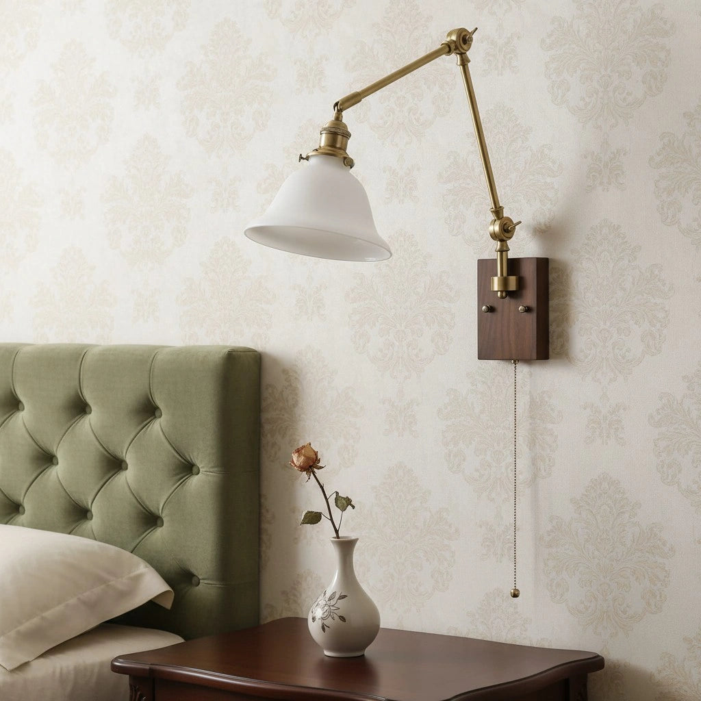 Lampada da parete Virginia vintage con braccio oscillante in ottone12.webp__PID:ddafd521-1b2e-4405-aaff-8037c676f058