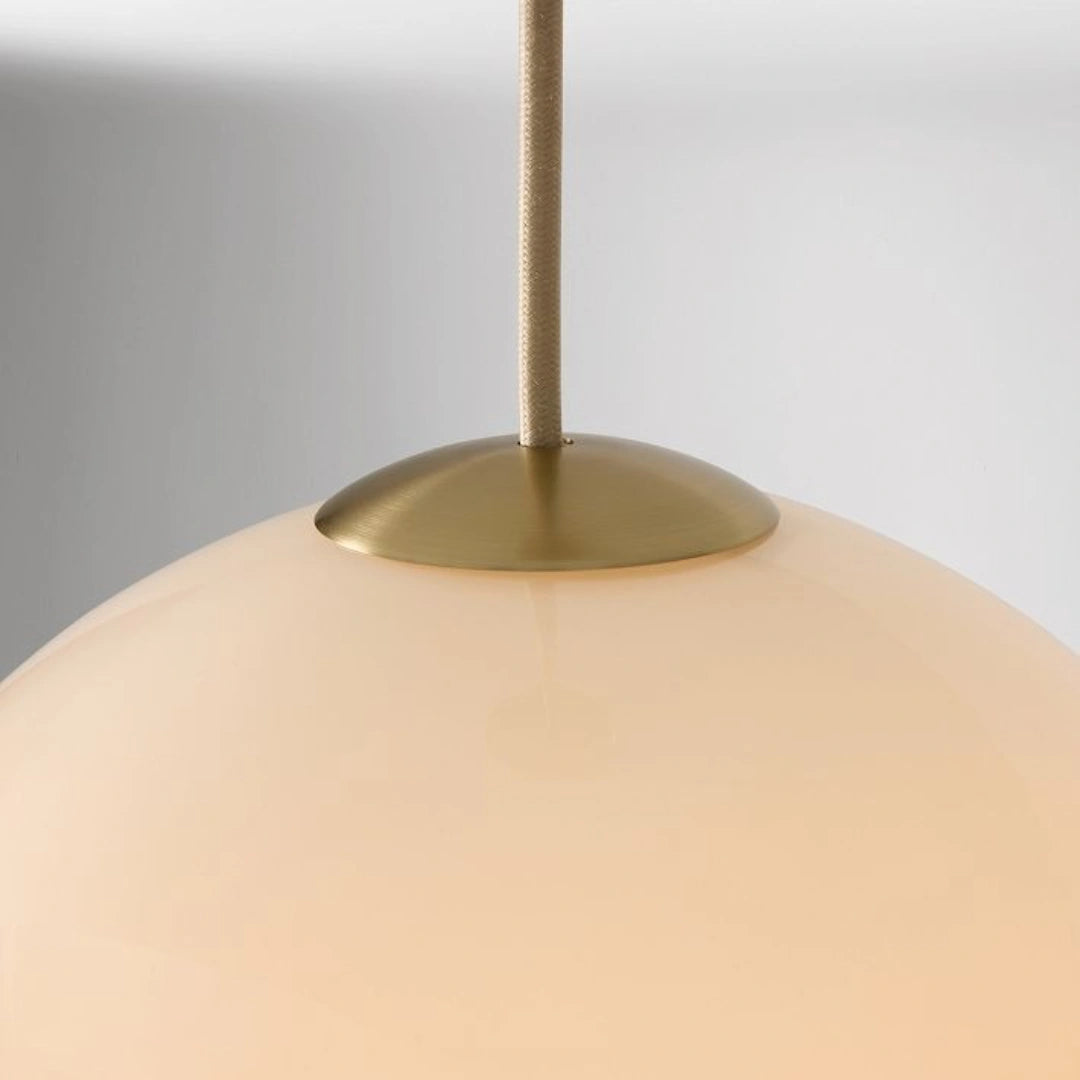 Elly Moderne Minimalistische Hanglamp in Champagneglas detail2.webp__PID:77ed016a-a1f3-4c0a-b939-ff56761afad2
