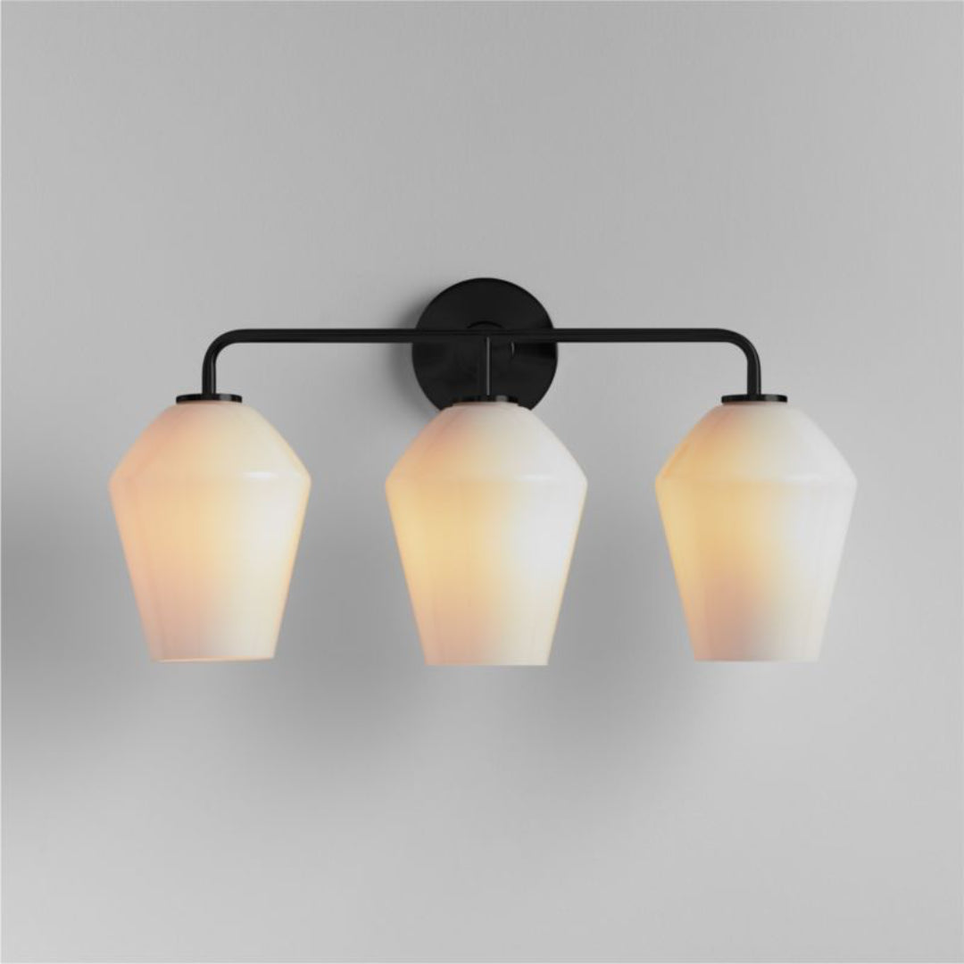 Elara Moderne glazen metalen geometrische wandkandelaar melkzwart.webp__PID:8f3090f4-0422-4b02-be45-c194b93a59de