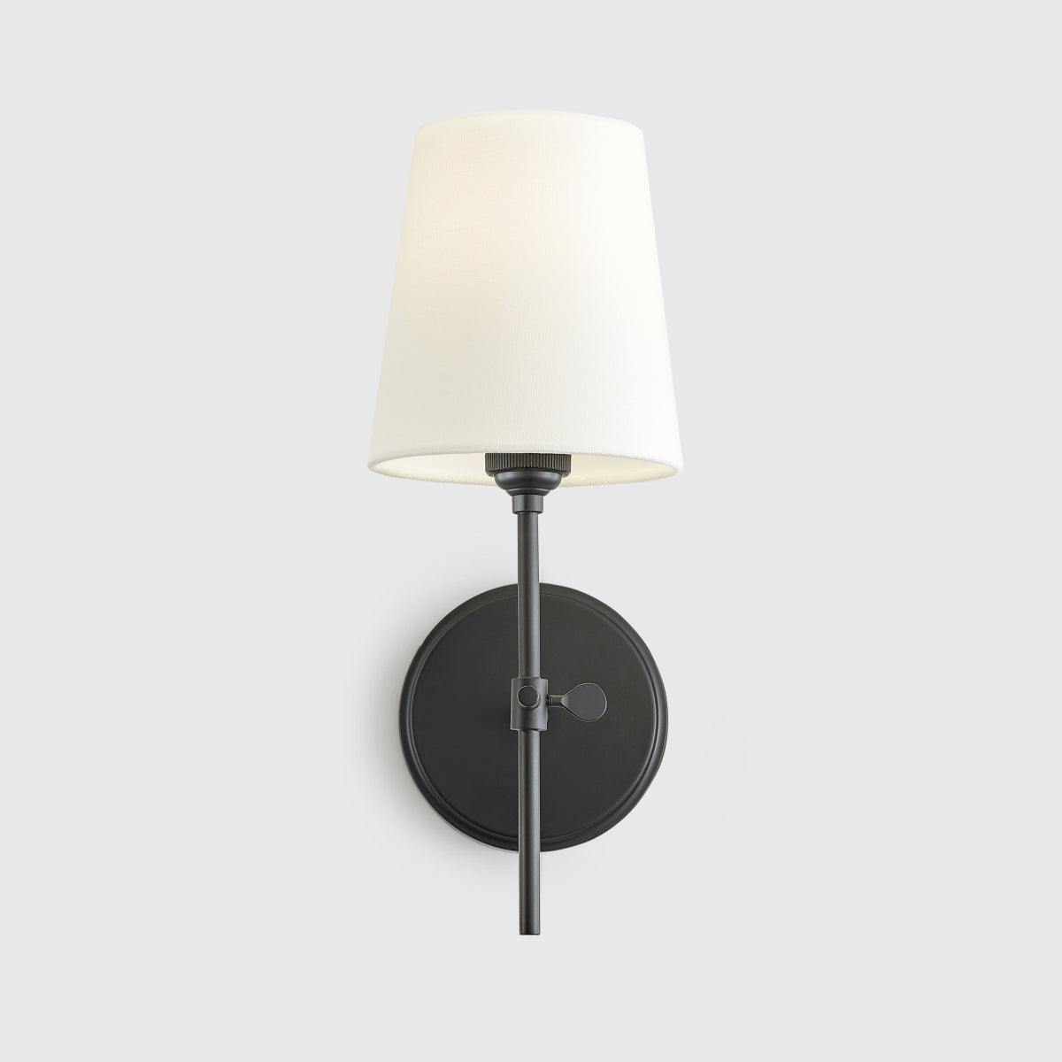 Amberly minimalistische stoffen messing 1-lichts wandkandelaarsku2.webp__PID:b1419db4-c57a-4db6-9afd-e851b3e4f34f