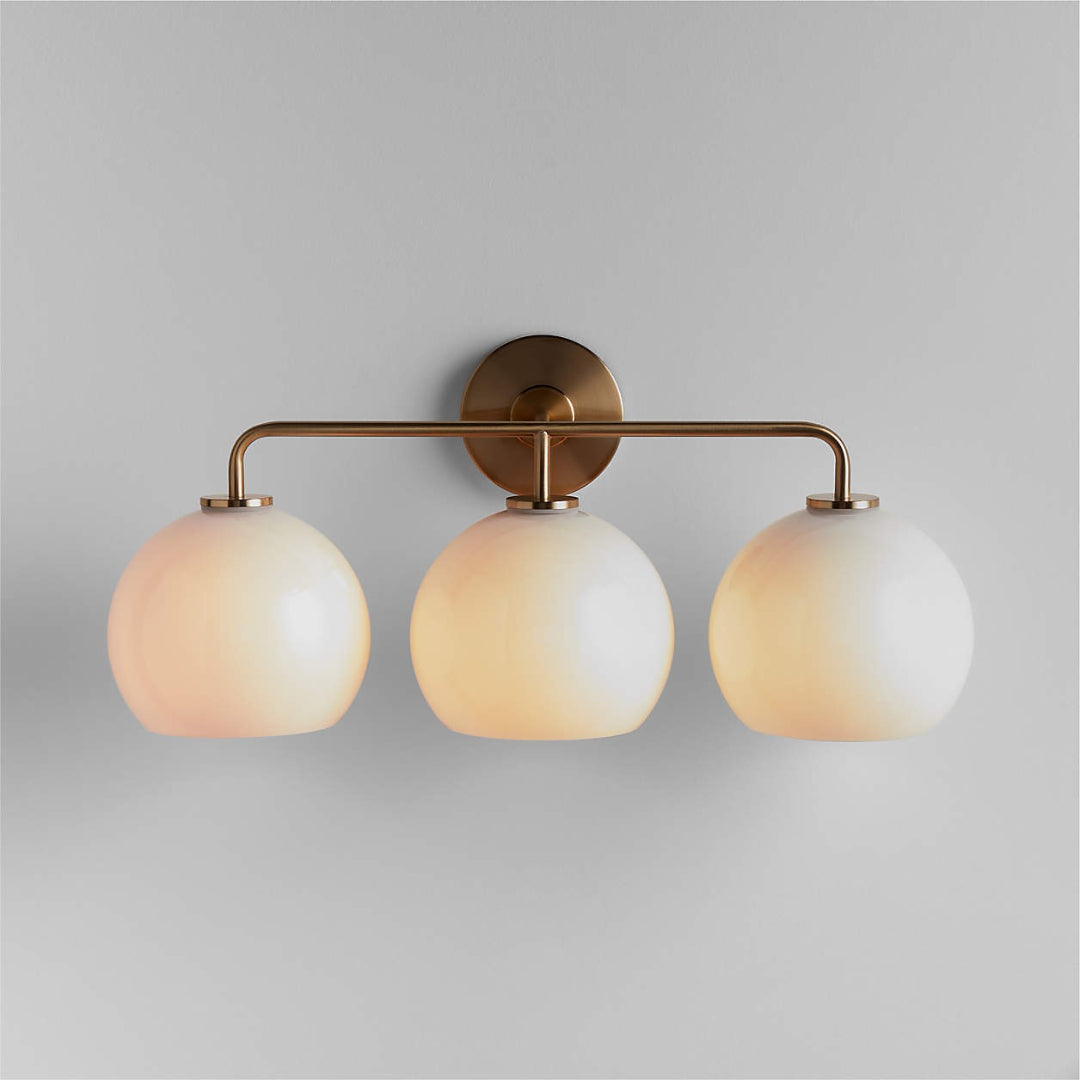Orson Moderne Glazen Metalen Bol Wandkandelaar melk messing.webp__PID:205ab5a6-7047-4f83-a621-1ec9adfd48fd