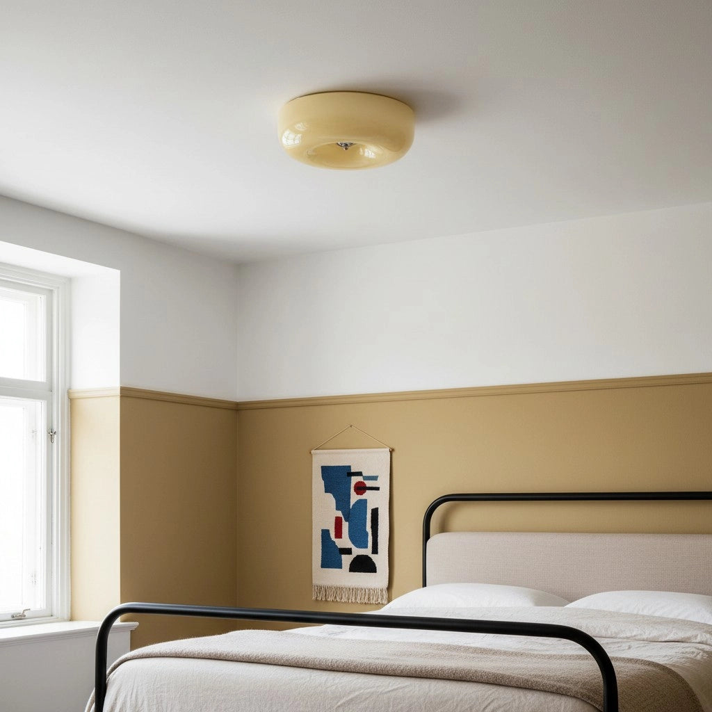Halcyon moderne runde Deckenleuchte aus Bauhaus-Glas10.webp__PID:6e770f51-bb78-402d-ae04-a9b1ac3a53e7