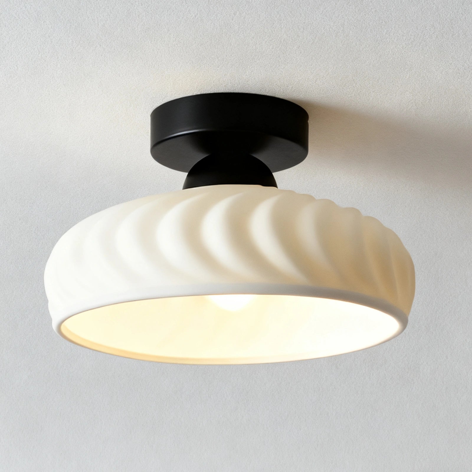 Ashbur moderne keramische plafondlamp met textuur1.webp__PID:73e615dc-2576-4b8c-ba16-43f70ada7b3b