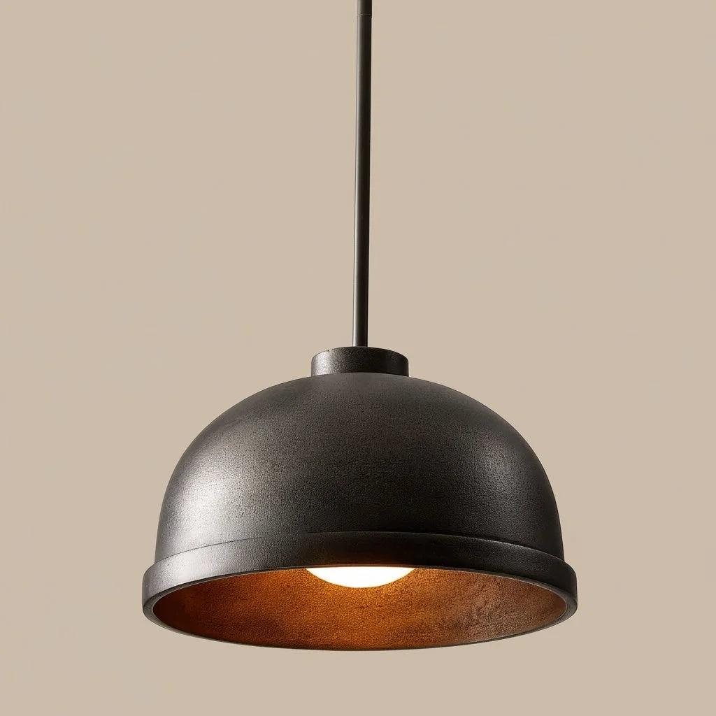 Mabel hanglamp met zwarte gegoten aluminium koepel 2.webp__PID:470ada66-497b-4c6e-b87c-f8d3a7a94ab0