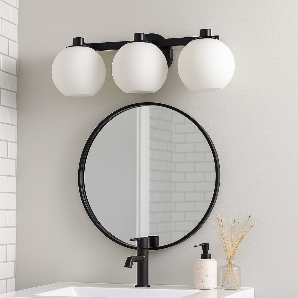 Lucas Moderne Drievoudige Witte Globe Wandkandelaar5.webp__PID:c3300998-1429-40dd-8e9a-676ee520513a