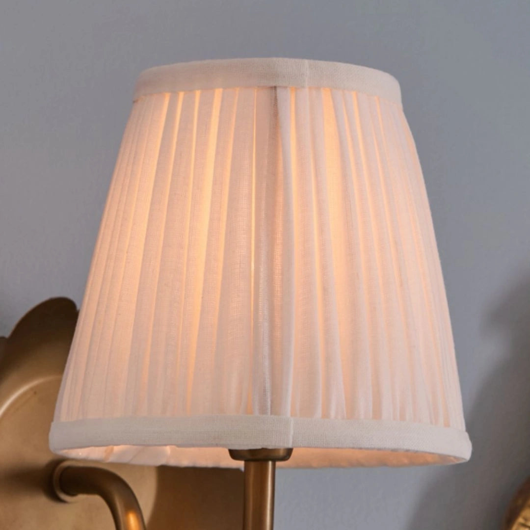 Sandra Vintage Geplooide Katoenen Lampenkap Wandlamp detail1.webp__PID:3808bf1d-493c-4187-8b9c-750a2c32dee3