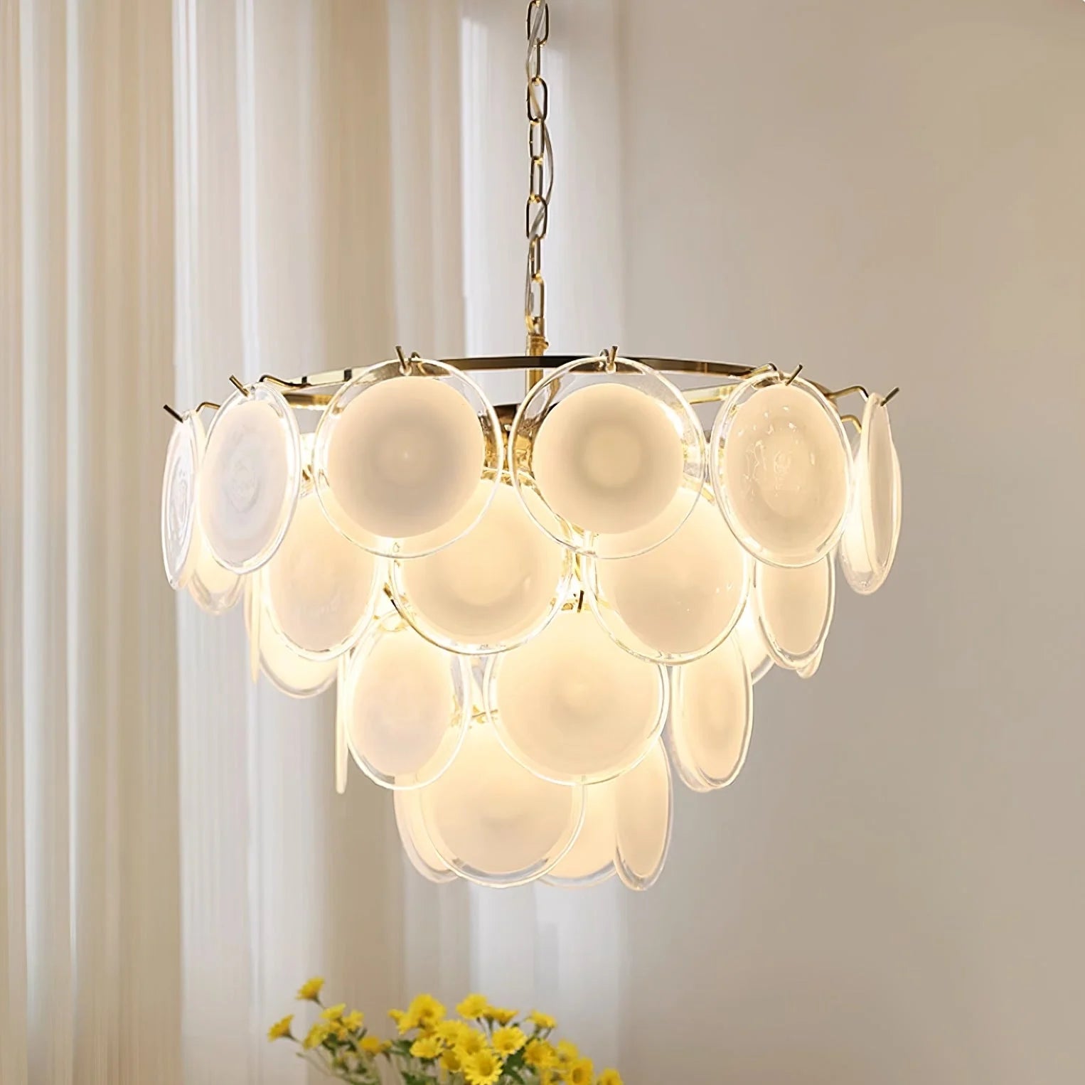 Milae elegante kroonluchter van wit glas van Murano5.webp__PID:8a129e03-3314-4013-8774-9d3dc2268c3d