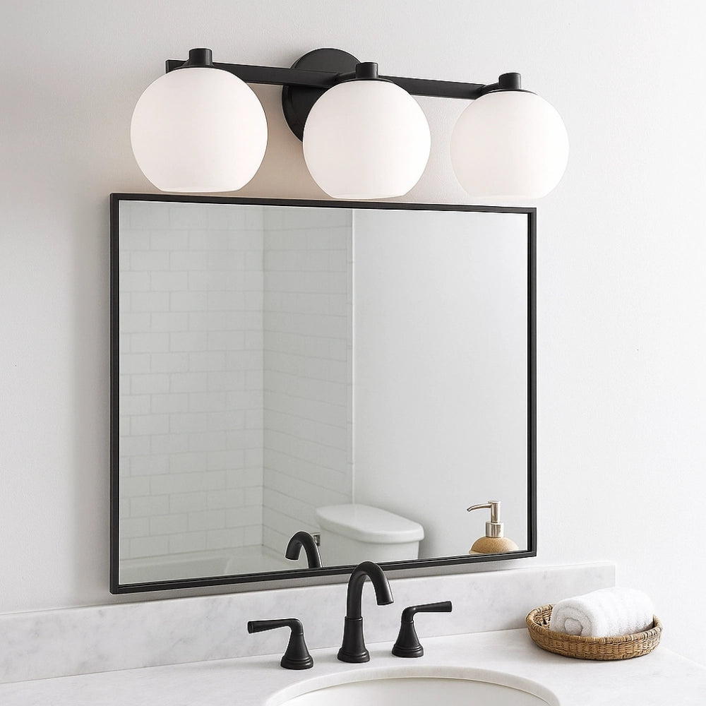 Lucas Moderne Drievoudige Witte Globe Wandkandelaar3.webp__PID:c2e2c330-0998-4429-a0dd-0e9a676ee520