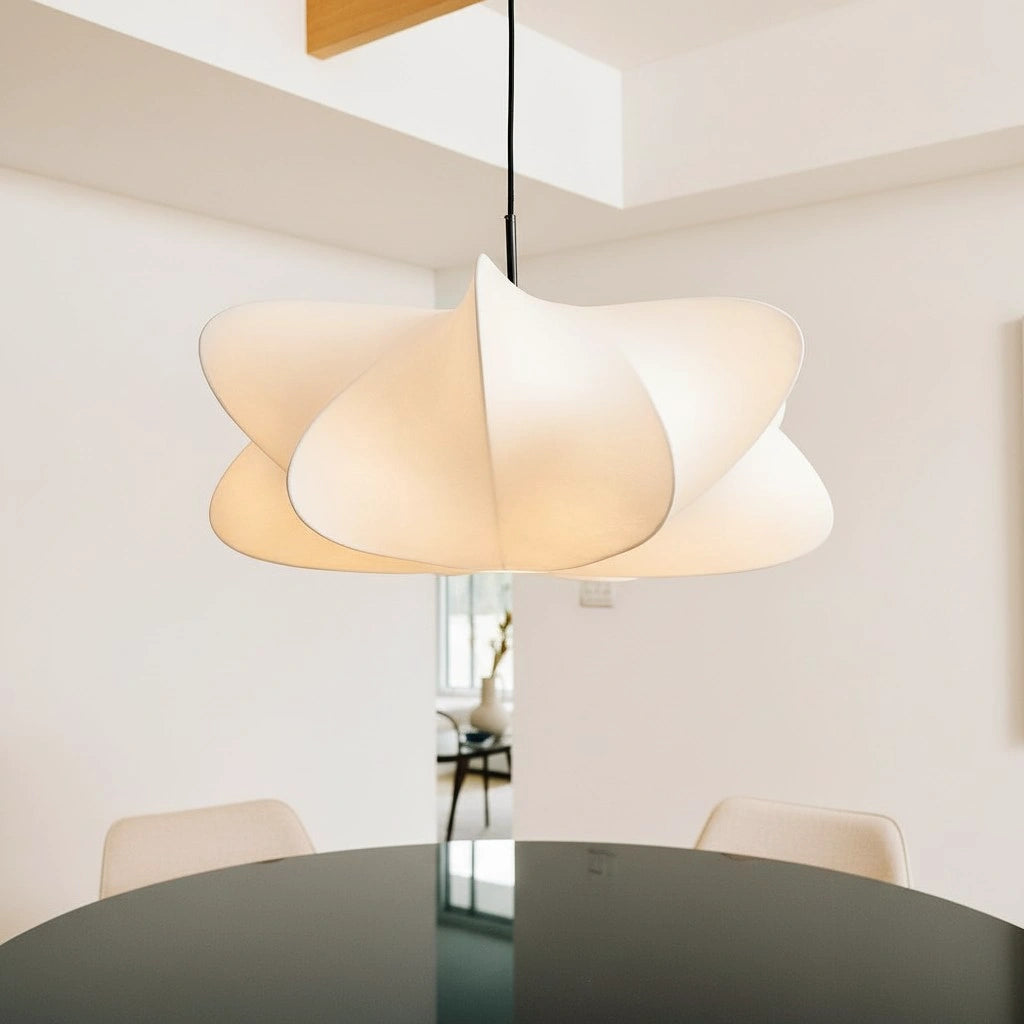 Neryvoris moderne hanglamp van harsmetaal3.webp__PID:2a6c045d-a9bf-412f-99b8-6234b15bb569
