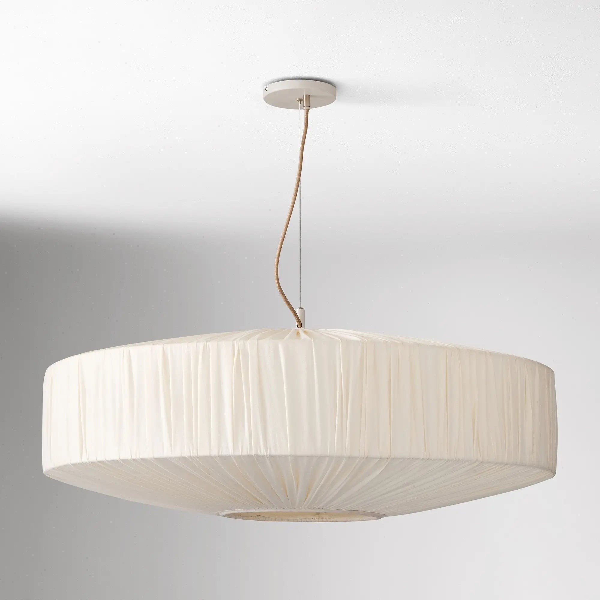 Cecily Moderne plissierte Seidenpendelleuchtegd2.webp__PID:66ef44c8-6a90-43eb-bed9-6880abd8d5d0