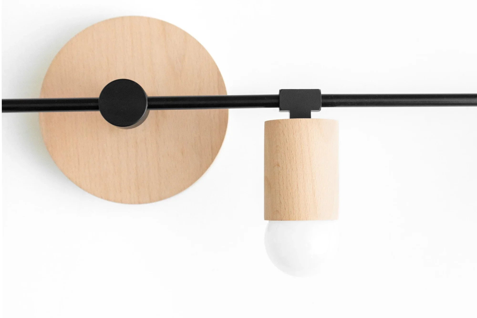 Rustiek minimalistisch houten ijdelheid lichtdetail2.webp__PID:1059eee5-49f3-4050-a636-1c62a2b8b94e