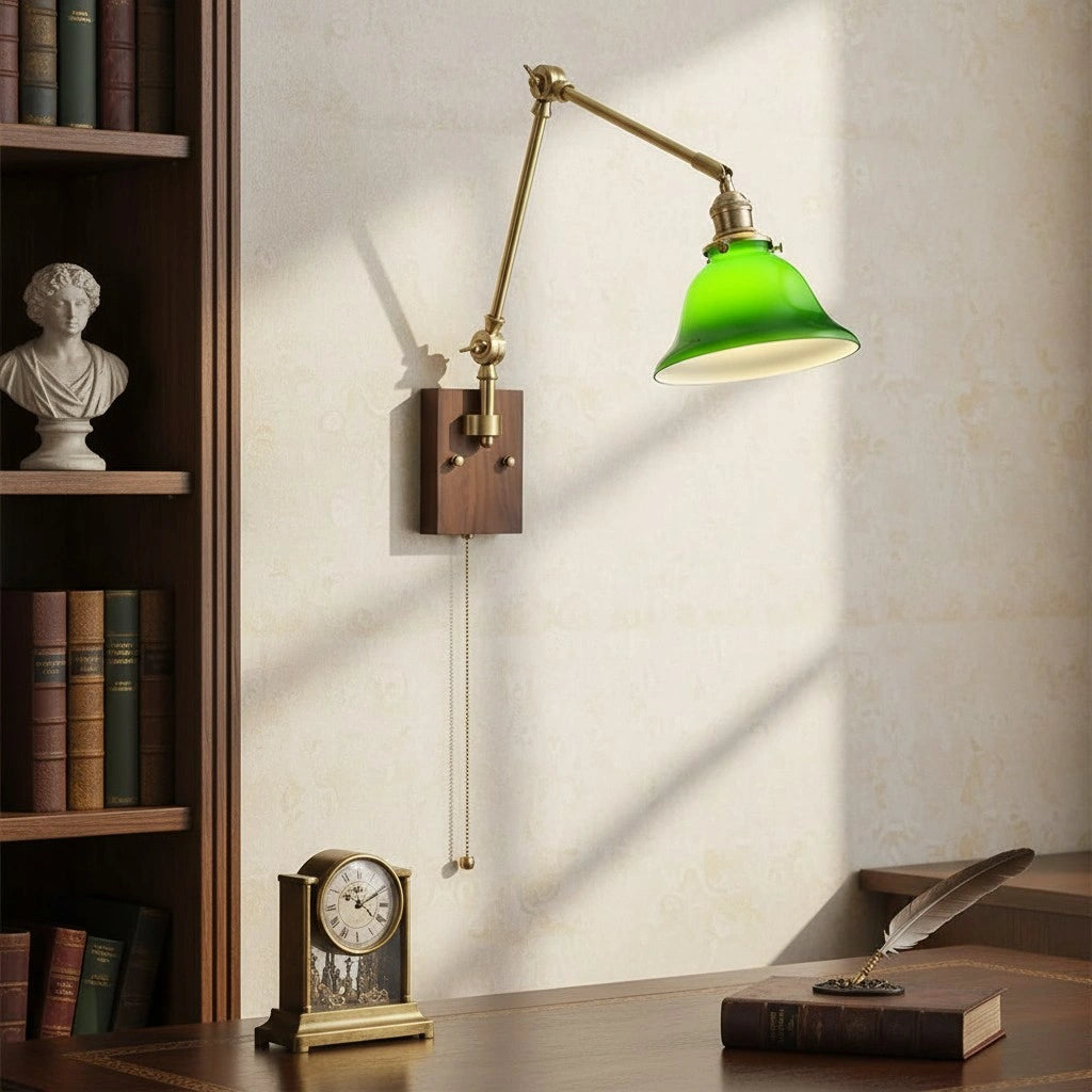 Lampada da parete Virginia vintage con braccio flessibile in ottone21.webp__PID:8af62ae5-c7a0-452a-9096-f4d244925793