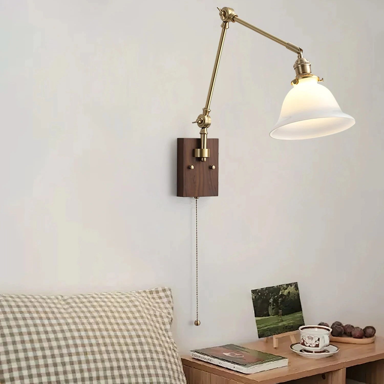 Lampada da parete Virginia vintage con braccio flessibile in ottone16.webp__PID:90be3b49-4ee7-4377-b4ec-86958da2e64d