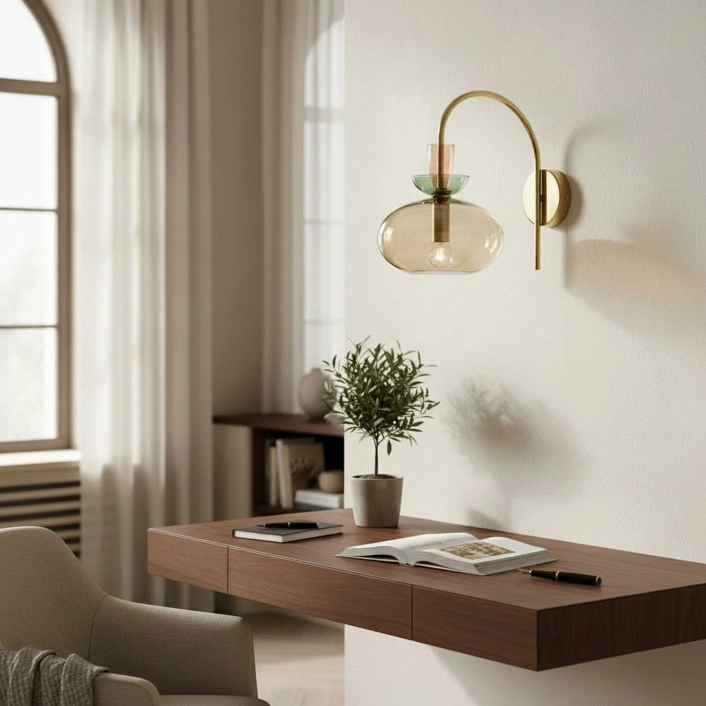 Mira Minimalistische Wandleuchte aus transparentem Glas in Farbe14.webp__PID:b736b73a-2bfb-4be4-8a9b-cd7a6b53164f