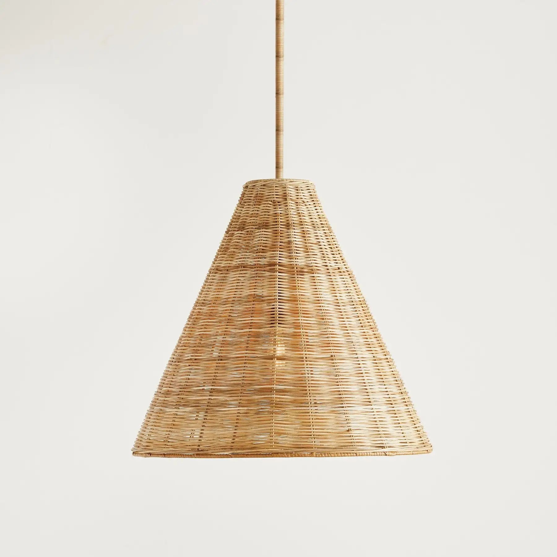 Ilario Rustiek Geweven Rotan Kegel Hanglampxj3.webp__PID:a77b845f-fa18-4b7c-a483-590149cc7500