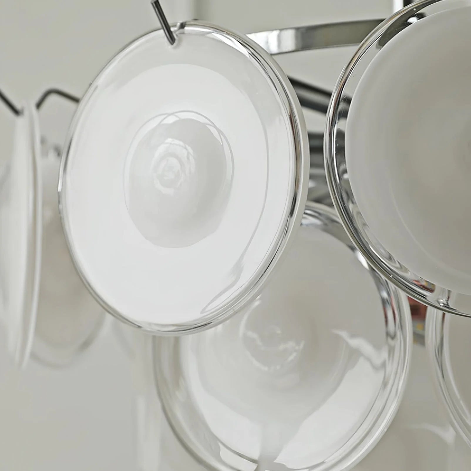 Milae elegante kroonluchter van wit glas van Murano30.webp__PID:2fc559ab-2dd3-49a3-a789-2ca4df702953