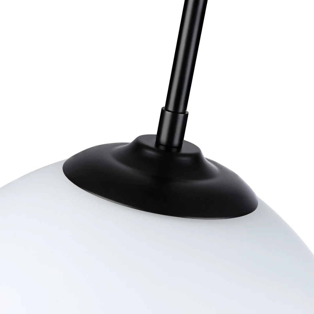 Lampada a sospensione Winston vintage in vetro lattimo a forma di globo dettaglio2.webp__PID:c4dbfae1-4ca8-4d36-8a3e-e3332a97263f