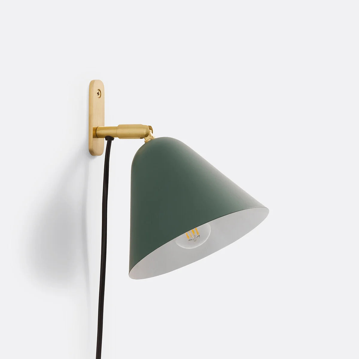 Phrike Modern Minimalist Tapered Metal Wall Sconce (5).webp__PID:93e5176e-13f8-43e3-9118-7f1cab62e01a