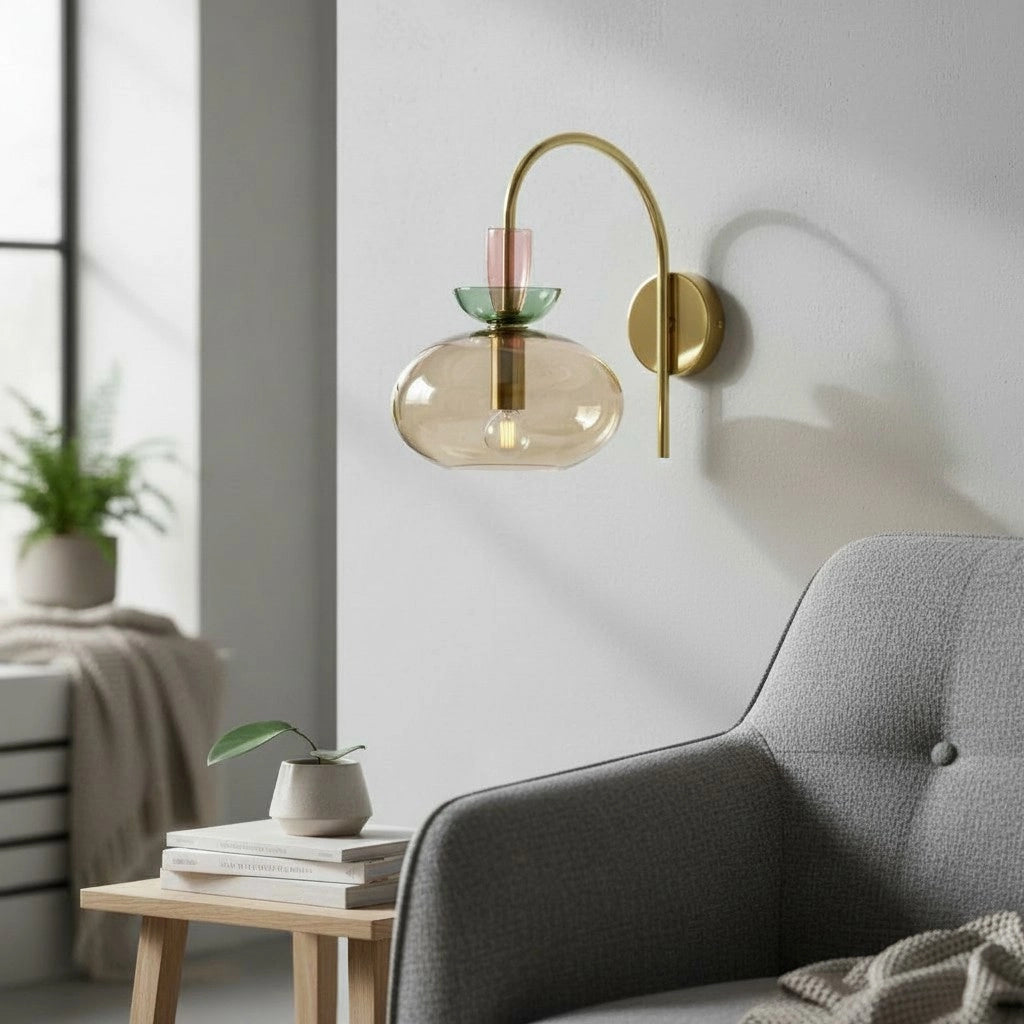 Mira Minimalistische Wandleuchte aus transparentem Glas in Farbe6.webp__PID:990d84fc-de2f-4e06-b736-b73a2bfbdbe4