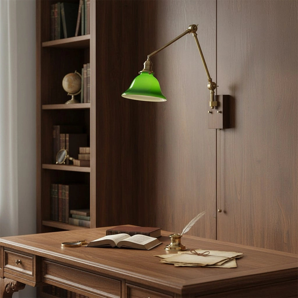 Lampada da parete con braccio oscillante Virginia vintage in ottone6.webp__PID:e57150cb-5a24-4654-8973-f7c194e9cc21