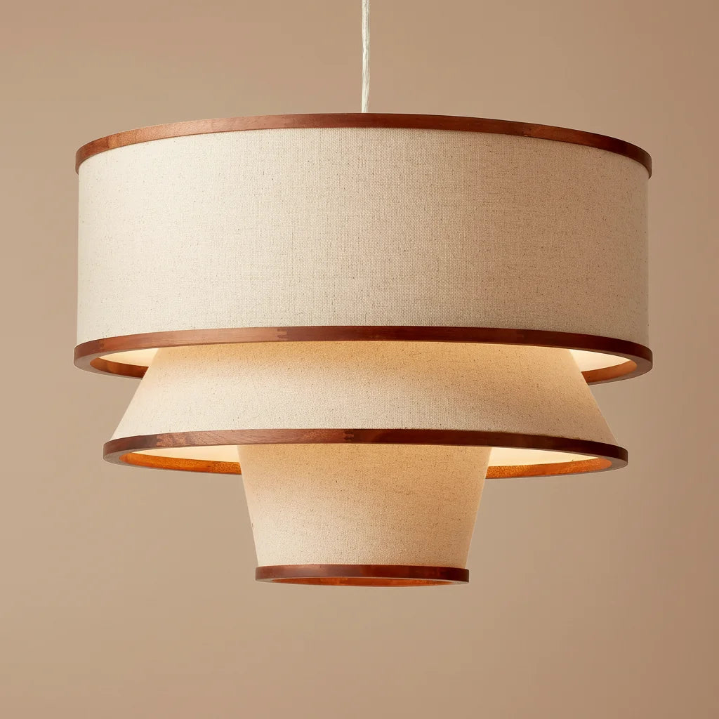 Suspension moderne Caroline en bois de noyer et lin 2.webp__PID:70edde3e-36e4-450b-a090-8b7e688d3d3d
