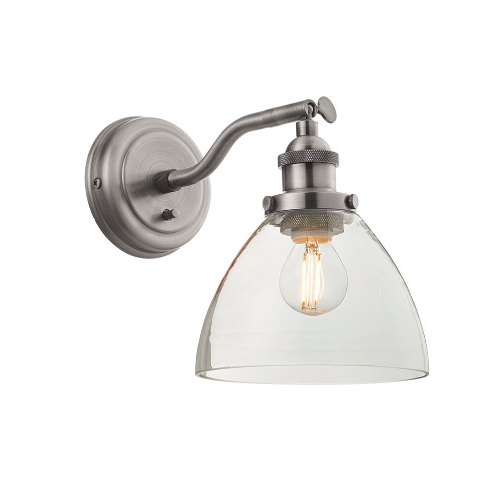 Lámpara de pared de vidrio ajustable industrial Griffin7.webp__PID:78901232-fd67-4120-937a-ad46459653a4