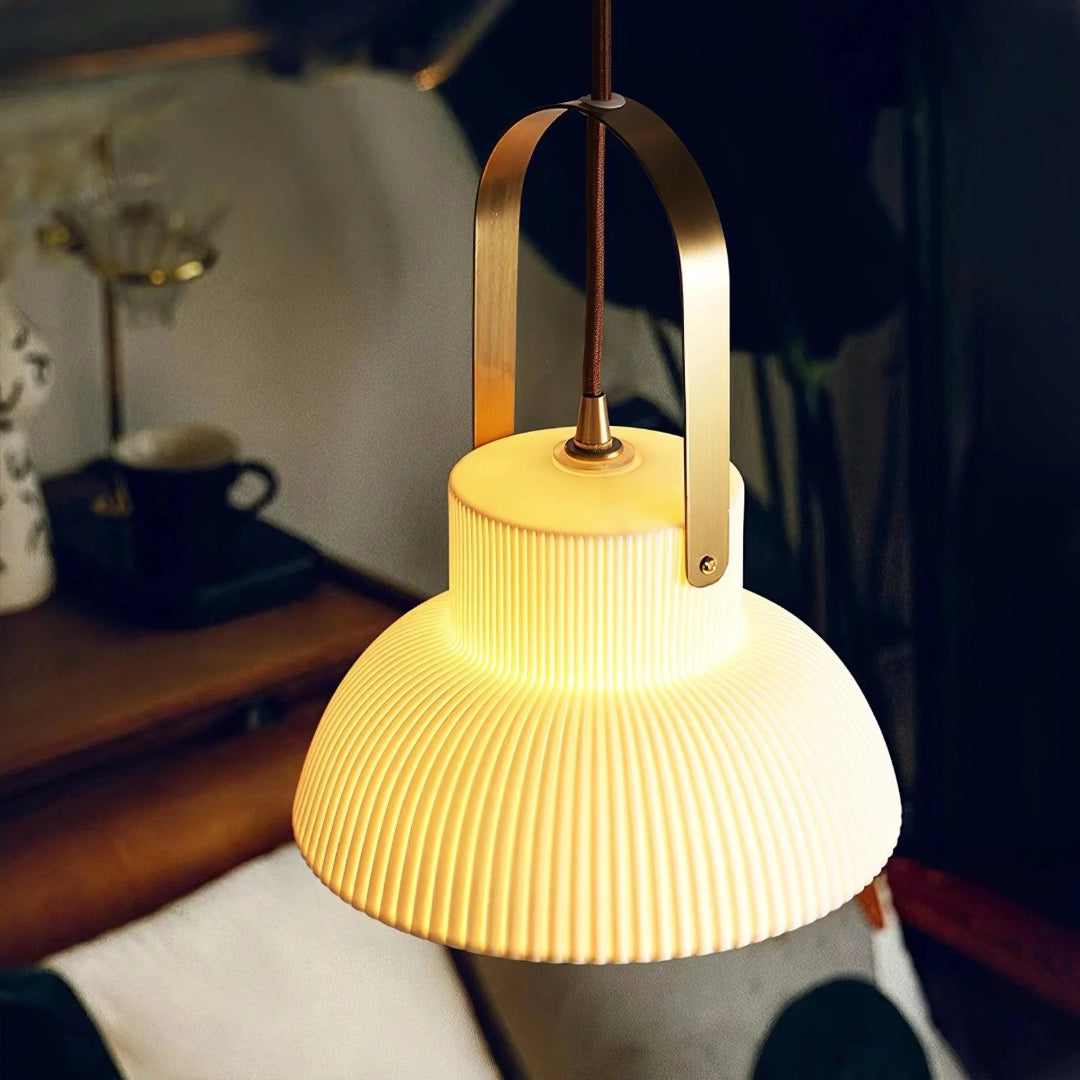 Avery moderne geribbelde keramische bel-hanglamp C4.webp__PID:59cc373c-29bd-4b1b-bc38-67af50f45659