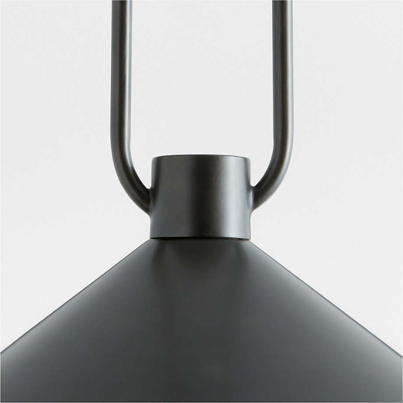 Zane Industrial Metal Cone Pendelleuchte6.webp__PID:dde7ed5c-b856-411a-b97c-8e745b190f35