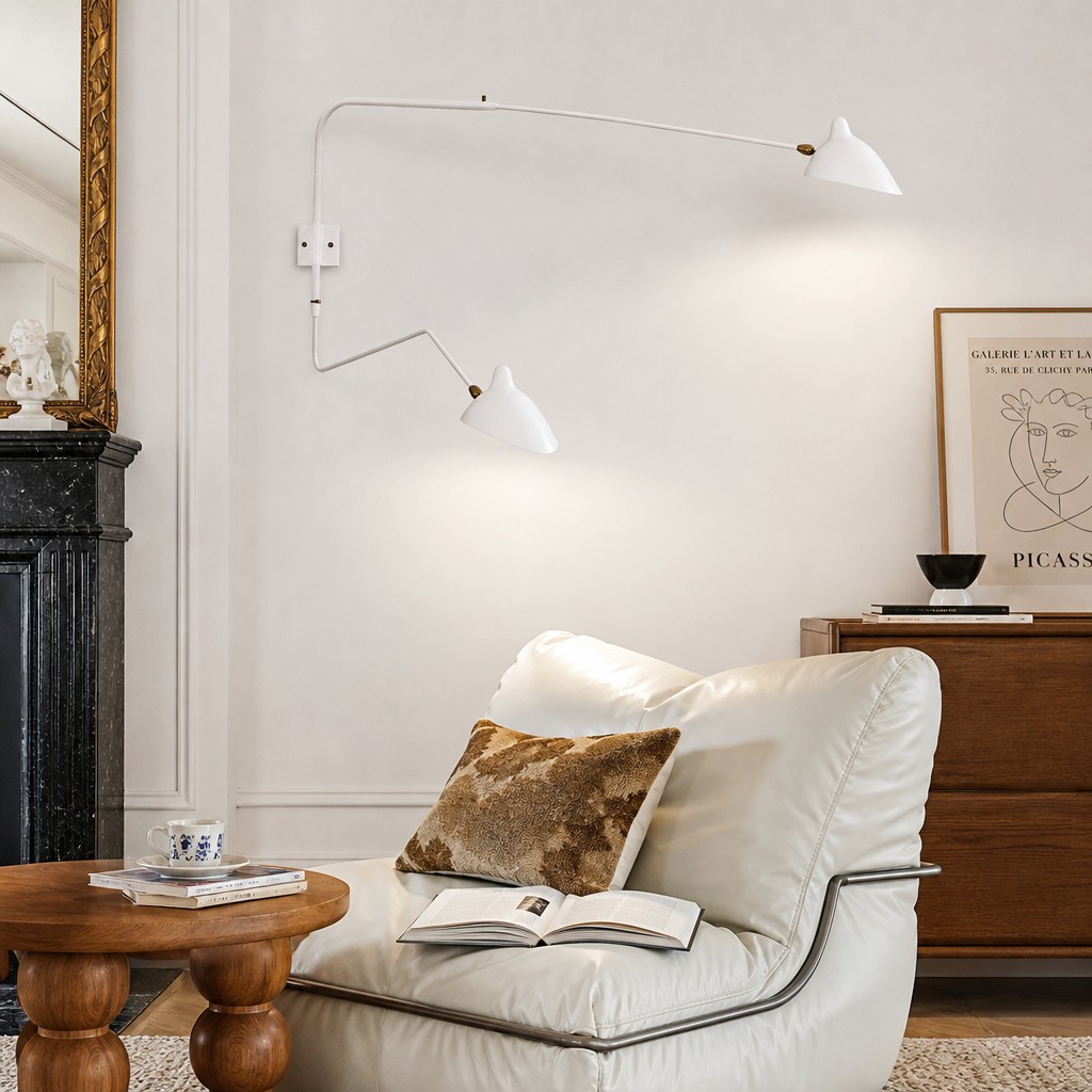 Applique murale avec bras incliné et abat-jour conique