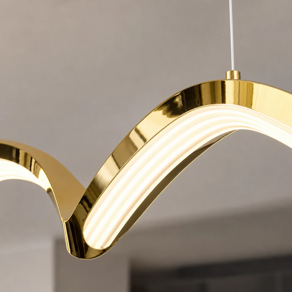 Detailansicht des LED-Diffusors aus Goldeisen und Acryl am Möwen-Kronleuchter