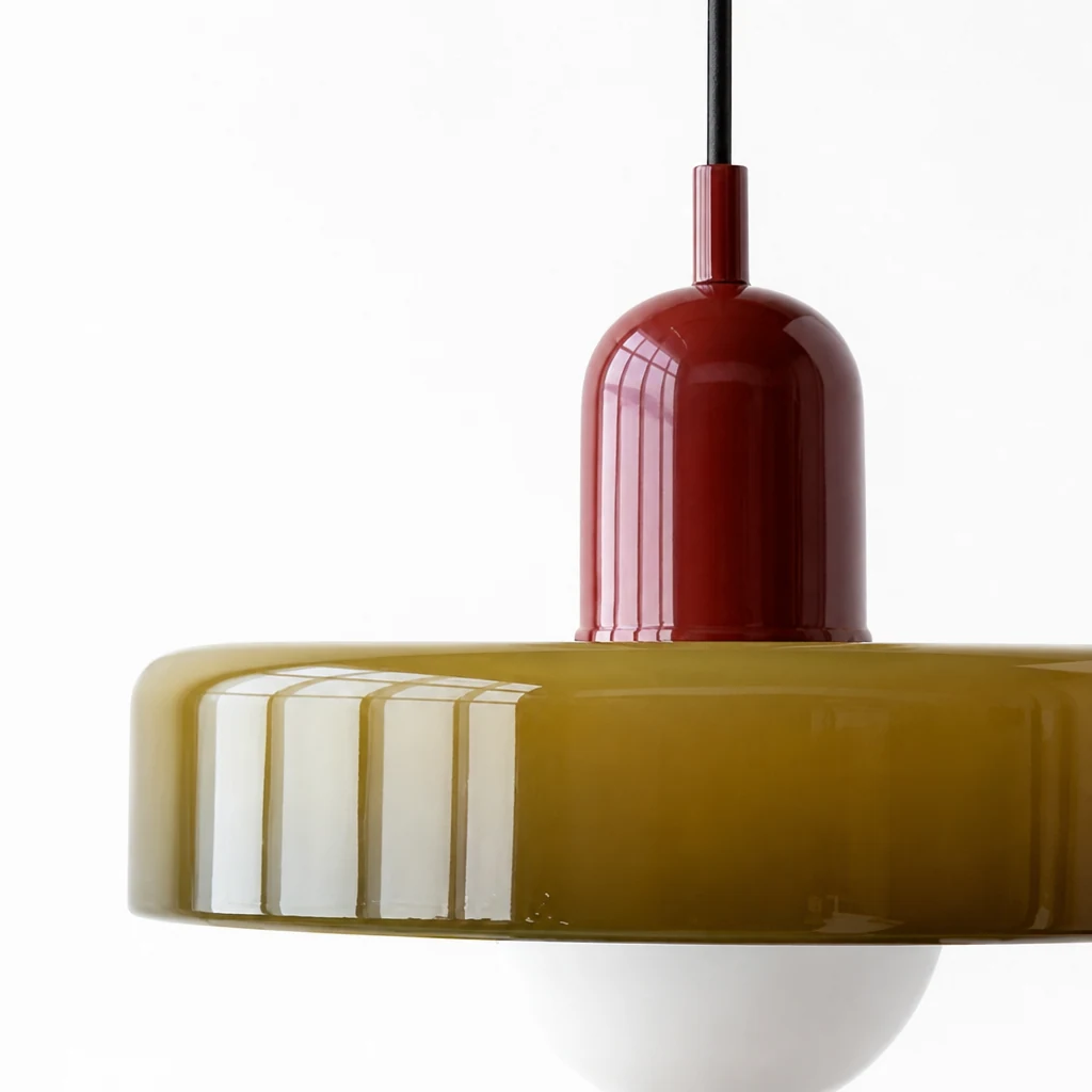 Detailopname van de Morandi Disc Orb glazen hanglamp.