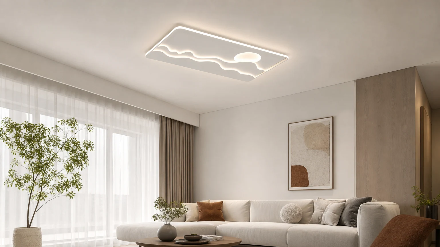 Plafoniera a LED ondulata bianca dal design contemporaneo installata in un soggiorno.