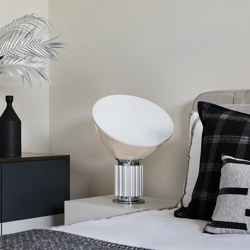 Lámpara de mesa suave para un ambiente hogareño